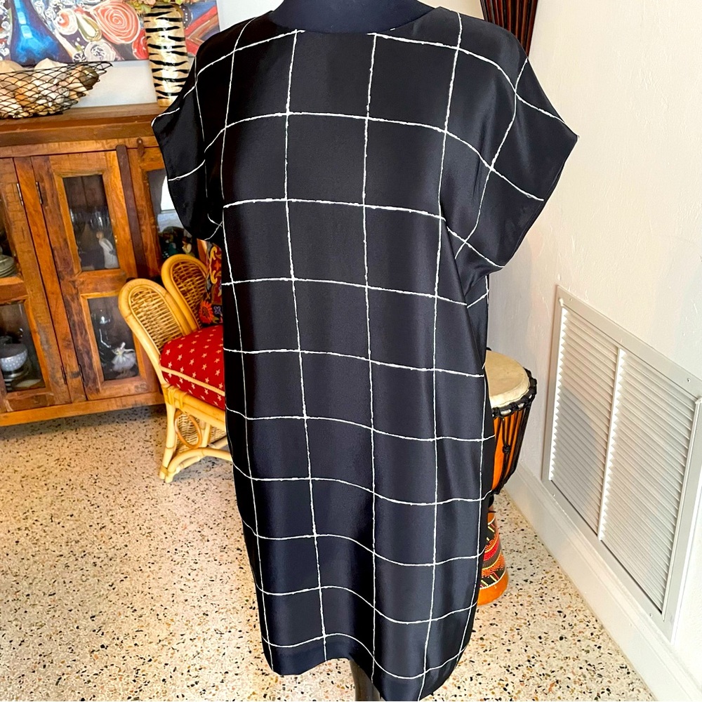 VINCE Black SILK Shift Dress!  New! White line plaid! Beautiful! Short Sleeve S